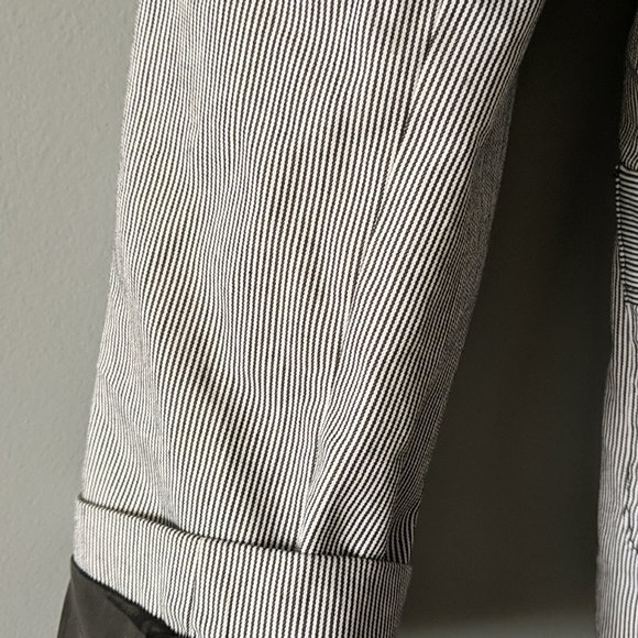 Blazer - Picture 2 of 2